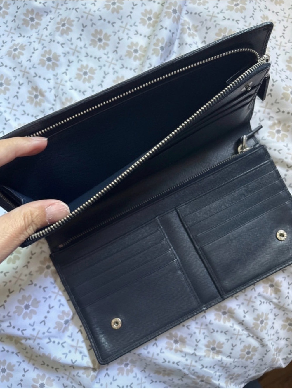 Prada travel wallet - Picture 5 of 9